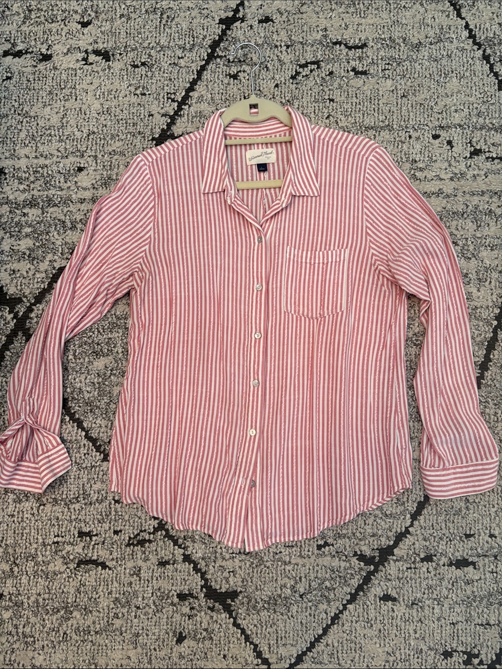 Universal Thread Seaside Stripe Women's Button-Down Shirt in Pink and White